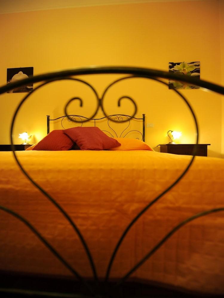 Barone Bed And Breakfast ซาแลร์โน ภายนอก รูปภาพ